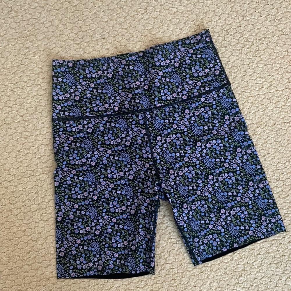 KNIX HIGH WAISTED BIKER WORKOUT SHORTS LARGE